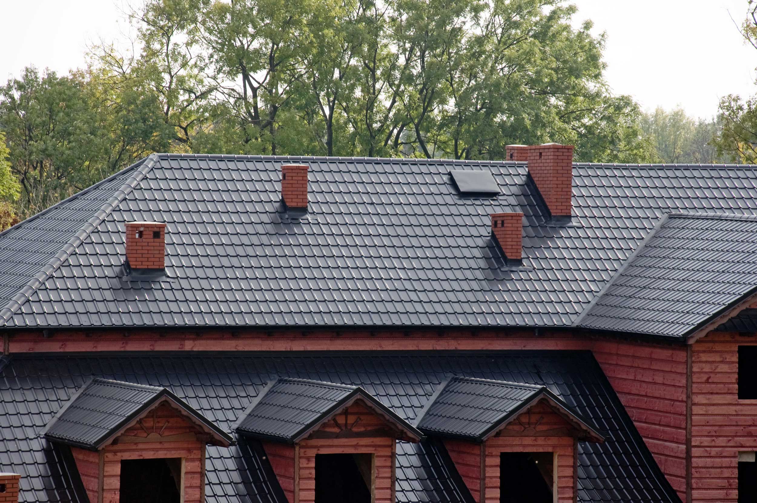 How Much Does a New Metal Roof Cost in Overland Park?