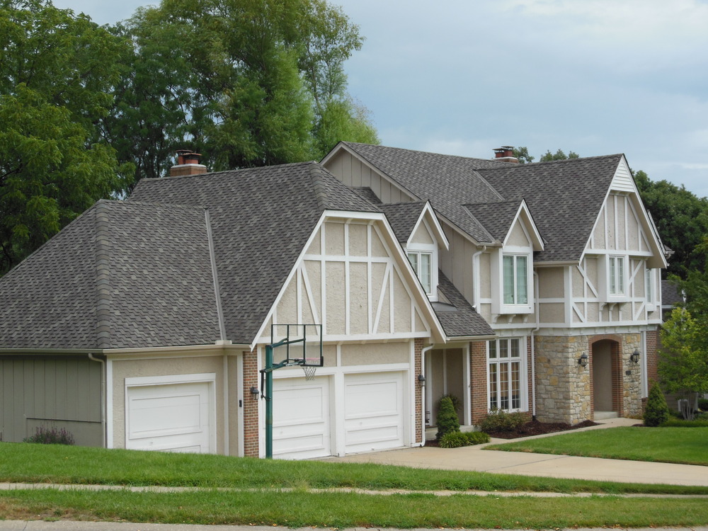Choosing a Roofing Contractor in Lees Summit