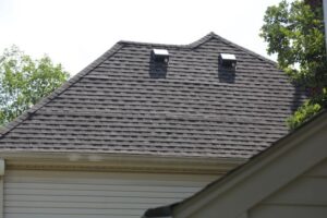 Things to Look for in a Roofing Contractor in Lees Summit