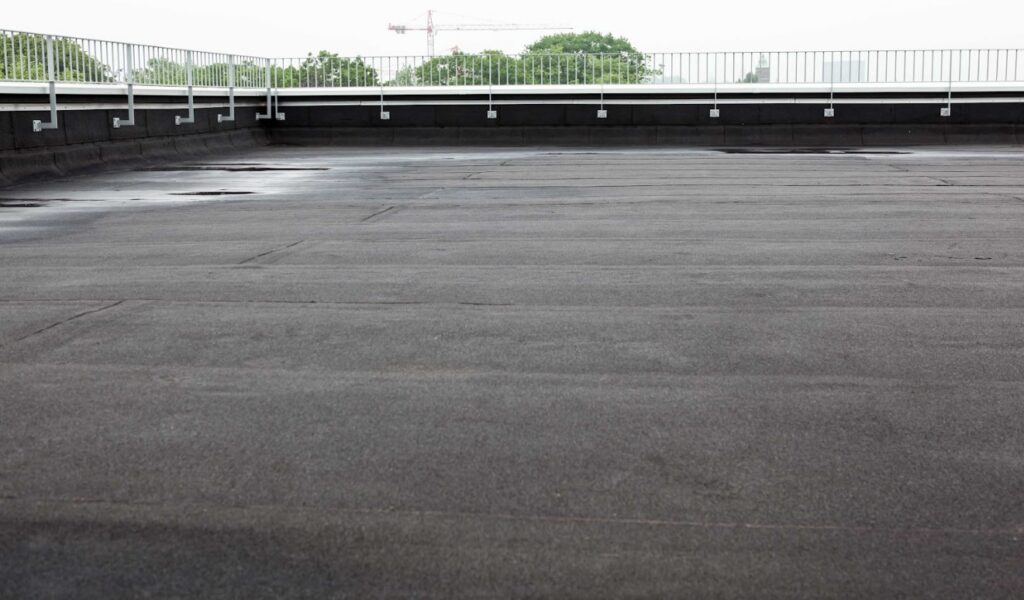 commercial roofing service in Olathe, KS